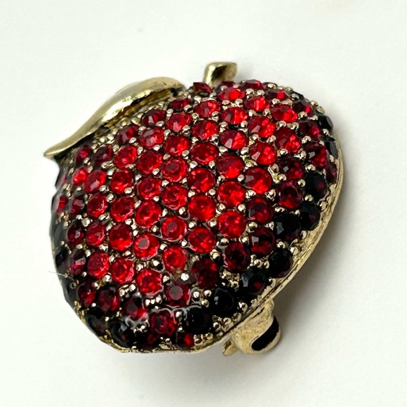 Vintage Monet Red Rhinestone Antique Gold Apple Pin Brooch Teachers Gift - Picture 6 of 15
